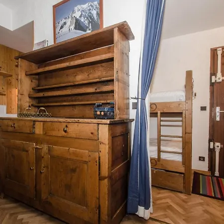 Apartment Carlton